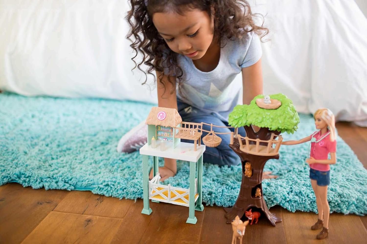 Barbie Animal Rescuer Doll and Playset - Image 4