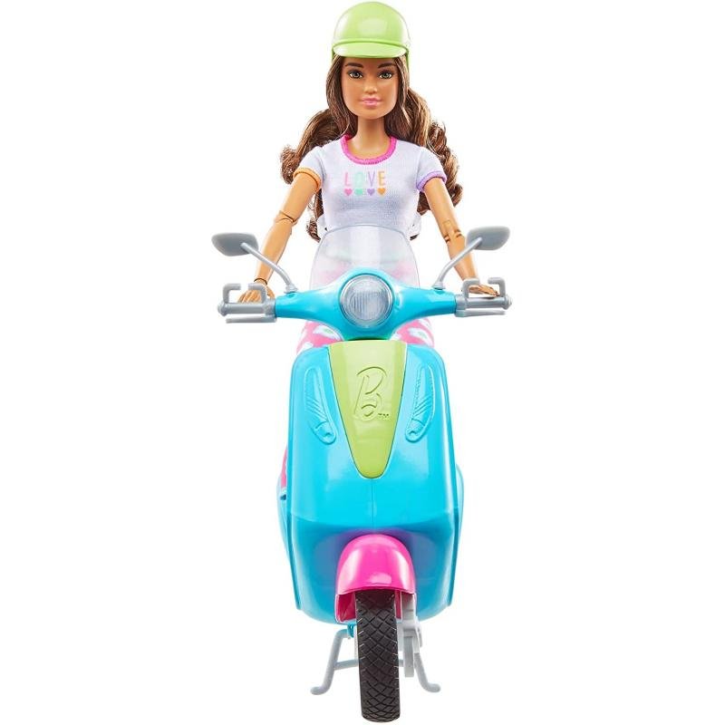 Barbie Holiday Fun Doll, Scooter and Accessories - Image 2