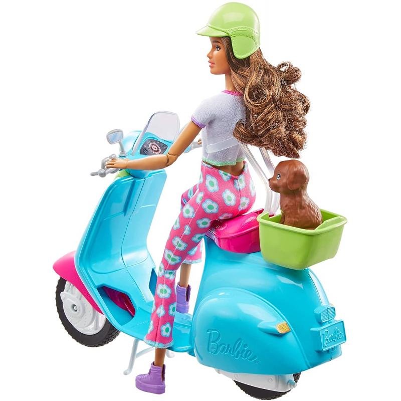 Barbie Holiday Fun Doll, Scooter and Accessories - Image 3
